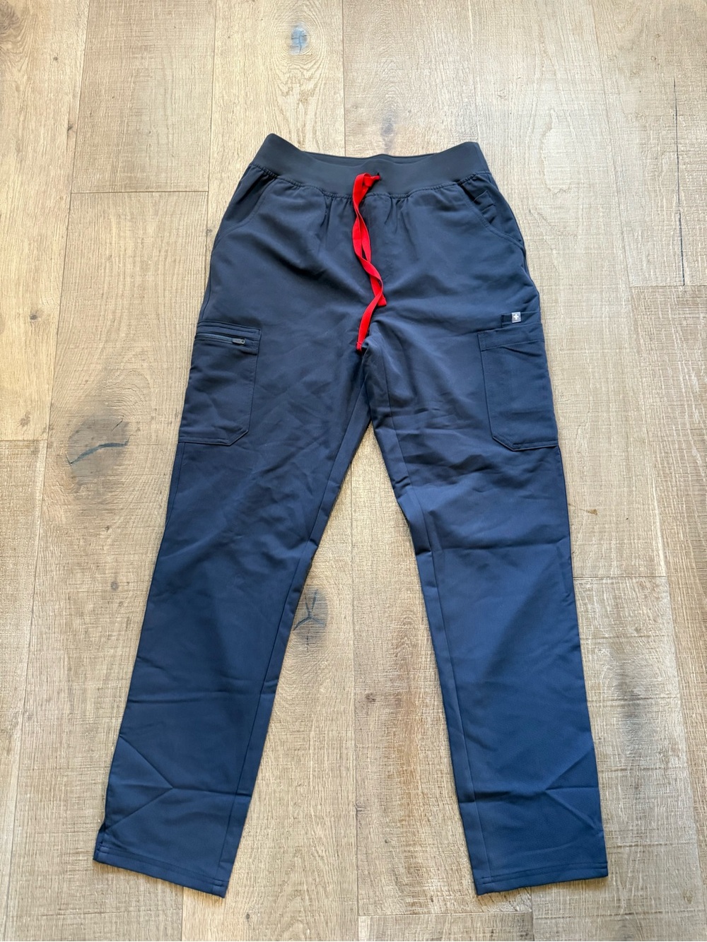FIGS high waisted hola scrub pants